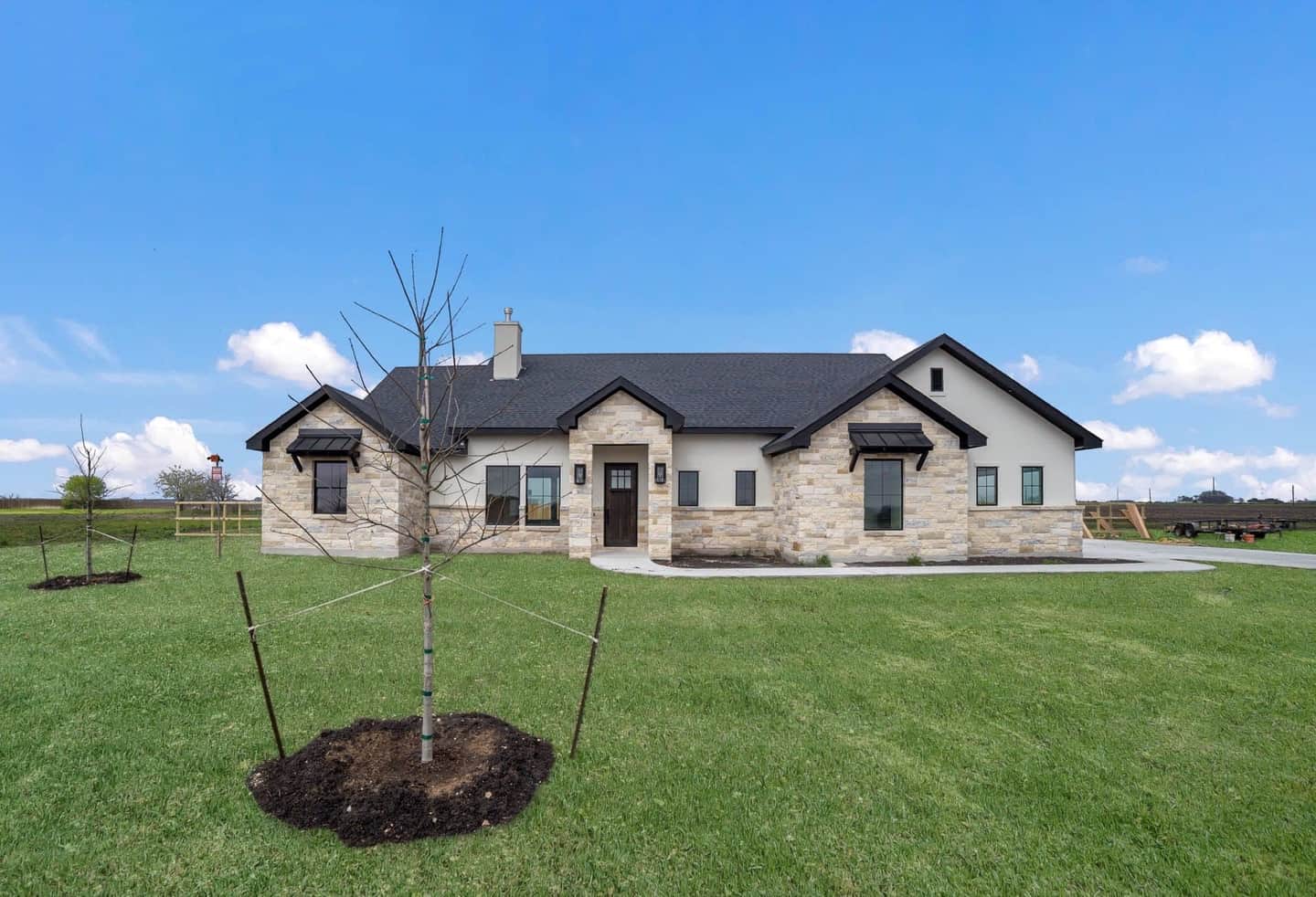 Modern Farmhouse style home by TKG Custom Homes