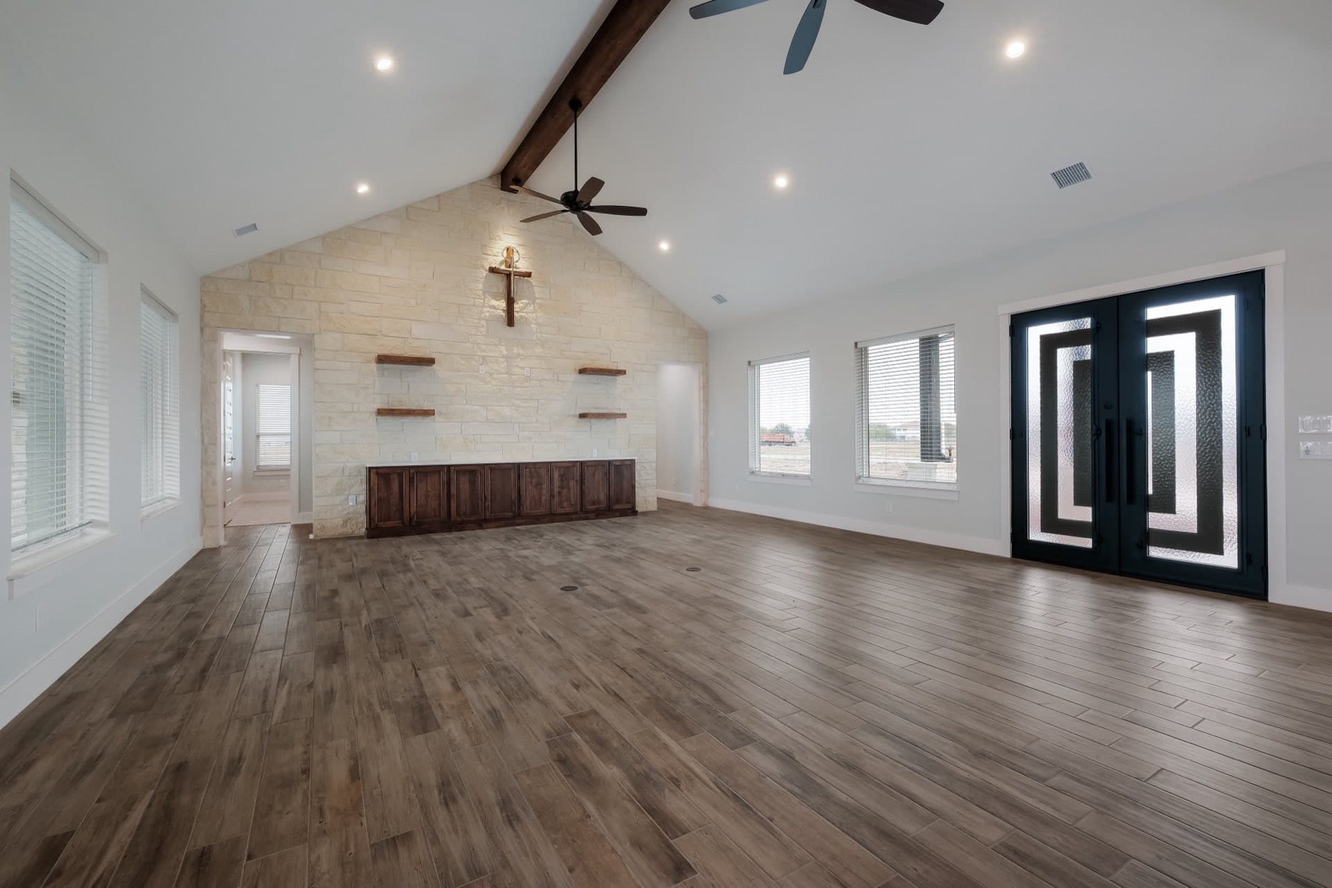 2111 Double Creek — Living